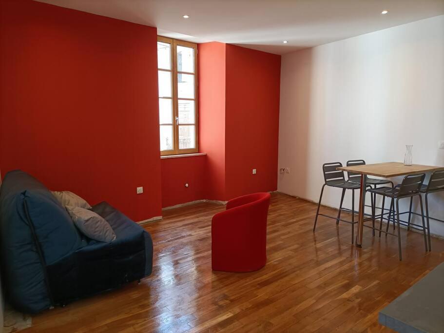 Appartement 1Er Etage Largentiere Exterior photo